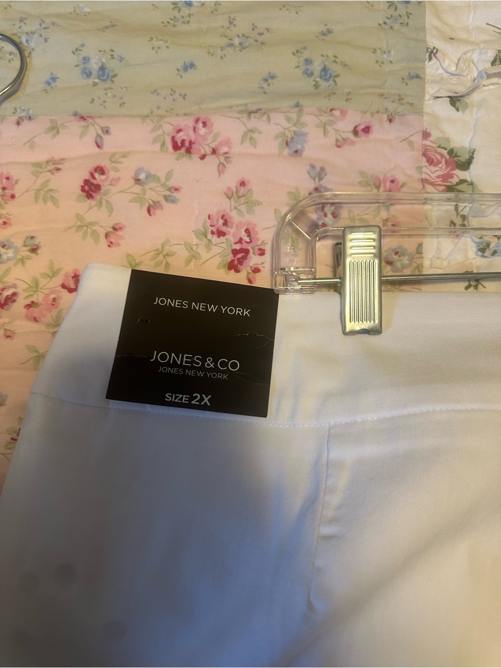 Jones New York White Cropped Sailor-Button Pants - Picture 2 of 2